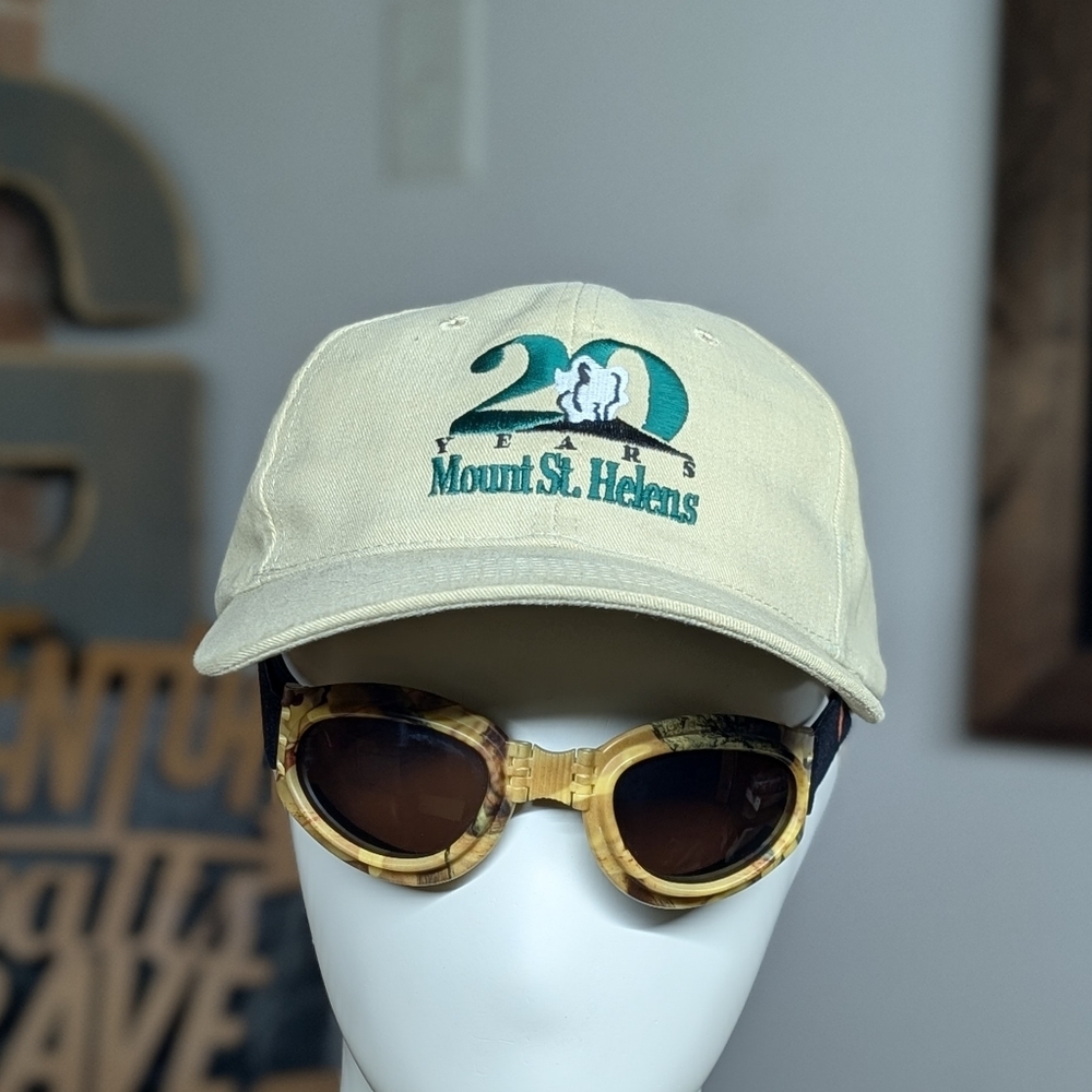 Mount St. Helens Vintage Volcano Hat (OS)
